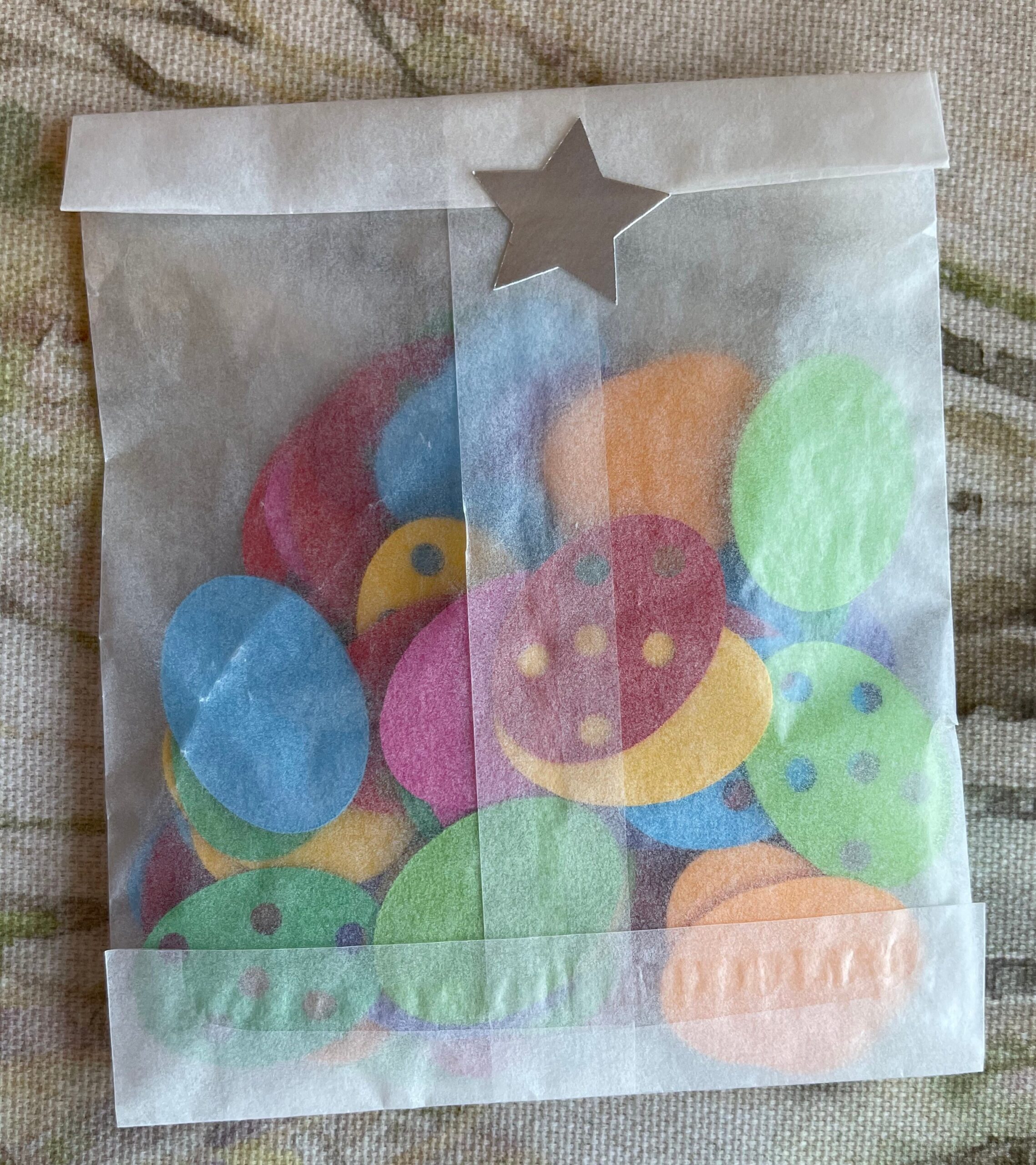 100 multicoloured rainbow Easter eggs, for scrapbooking, card toppers, embellishments, children’s crafts, 160gsm paper/card.